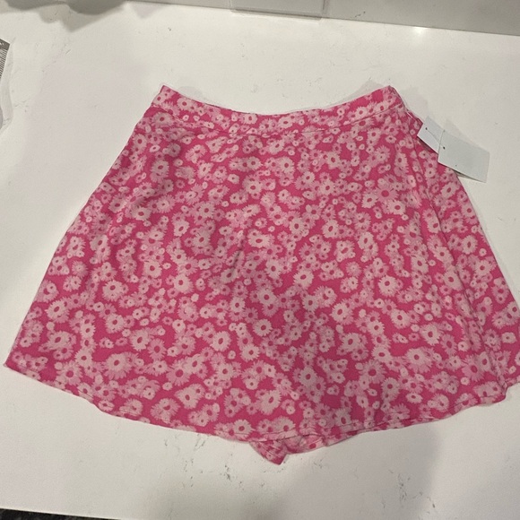 bp Pants - NWT BP Pink Daisy Floral Skort Elastic Waist Size Small